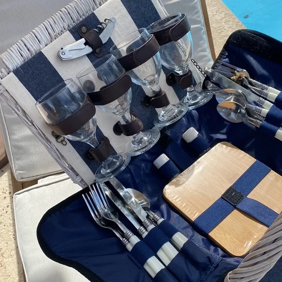 Picnic Basket Wicker Complete for 4 Super Cute! - Picture 3 of 15